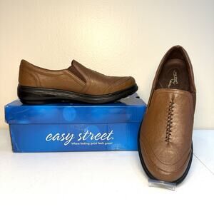 Easy Street Ultimate Tan Comfort Loafers Women’s Size 9.5 Slip On NEW